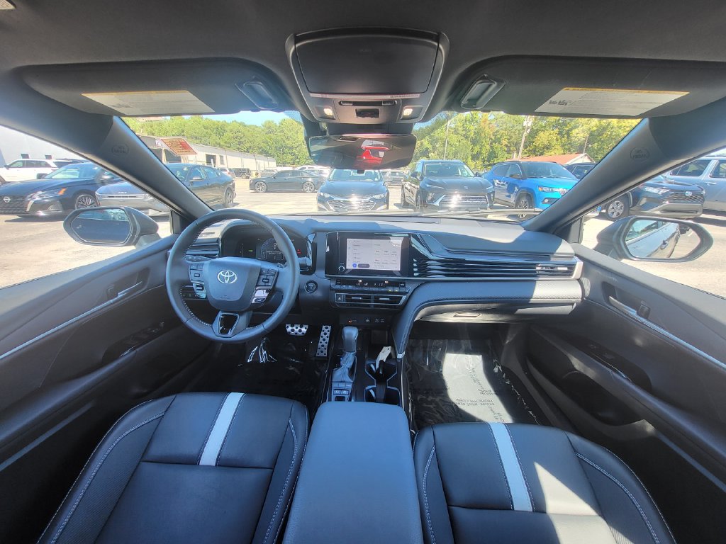 Used 2026 Toyota Camry SE FWD image 12