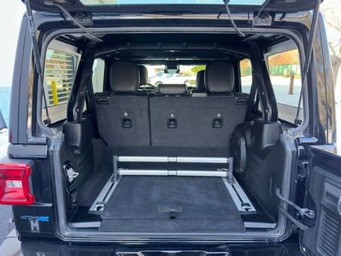 Used 2021 Jeep Wrangler Unlimited Sahara image 20