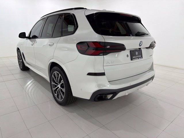 Certified 2025 BMW X5 xDrive50e w/ M Sport Package AWD/4WD image 3