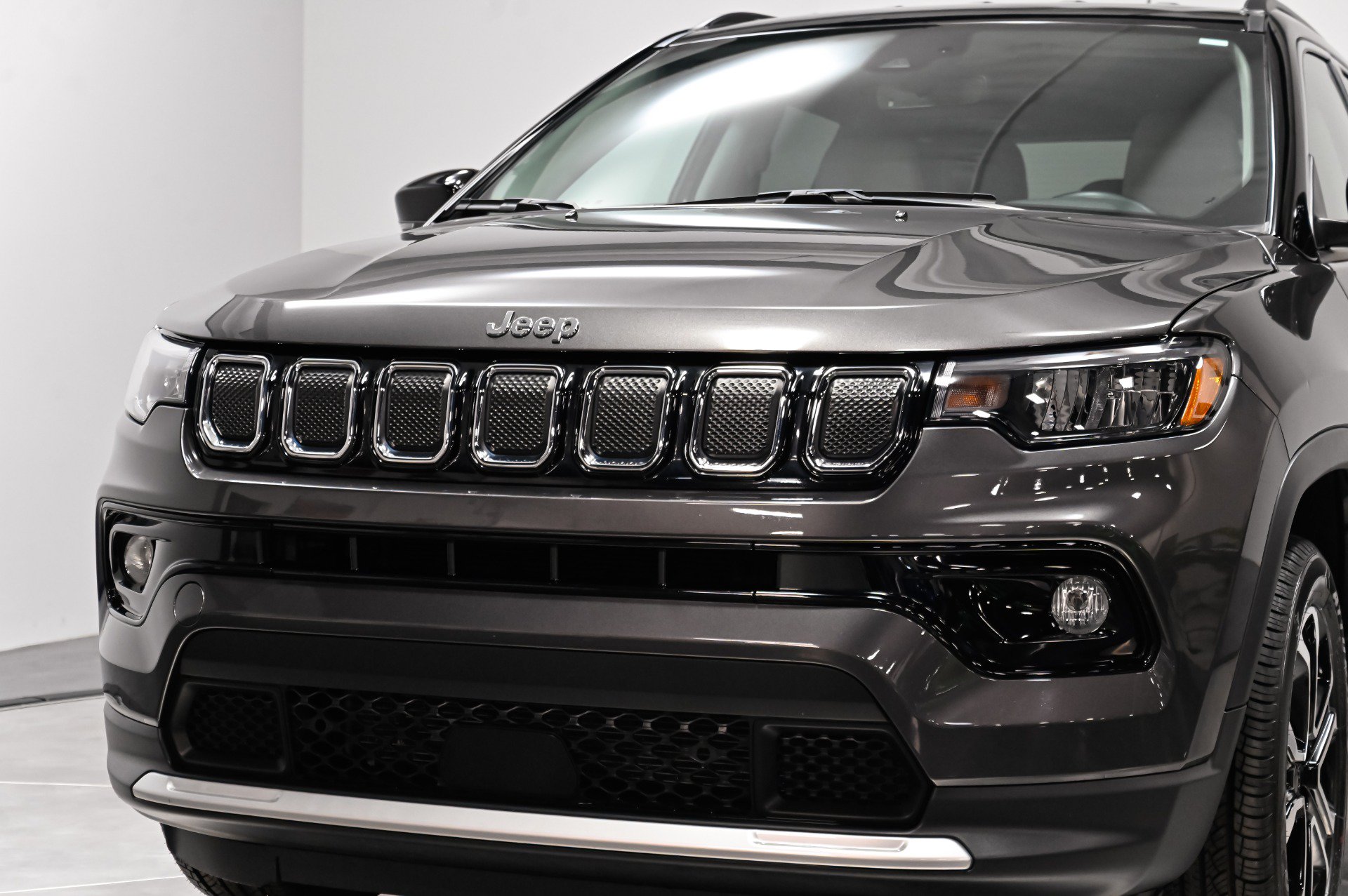 Used 2022 Jeep Compass Limited AWD/4WD image 35