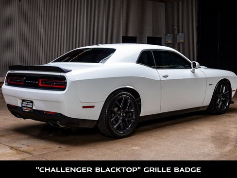 Used 2019 Dodge Challenger R/T w/ Blacktop Package image 9