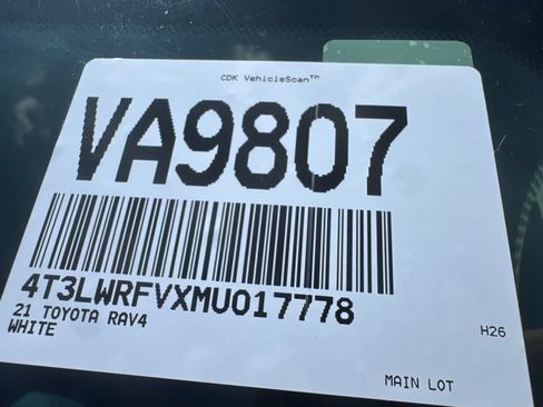 Used 2021 Toyota RAV4 LE AWD/4WD image 17