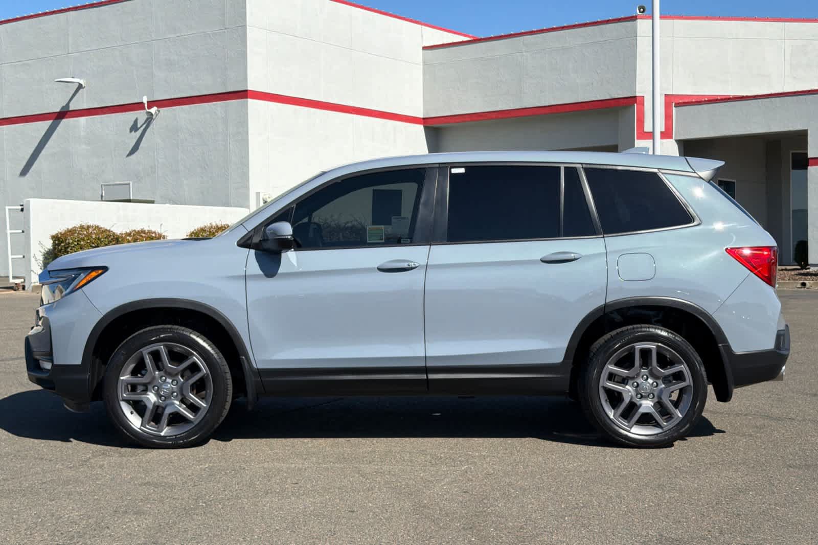 Used 2023 Honda Passport EX-L image 9