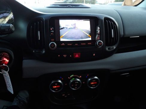 Used 2014 FIAT 500L Easy w/ Popular Equipment Group FWD image 7