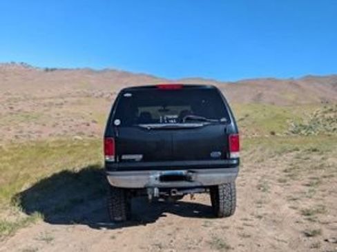 Used 2005 Ford Excursion XLT AWD/4WD image 6