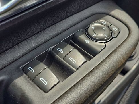 Used 2023 GMC Terrain SLE w/ Driver Convenience Package AWD/4WD image 10