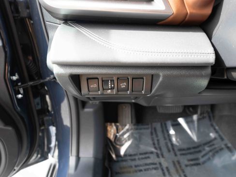 Used 2025 Subaru Outback Touring XT AWD/4WD image 11