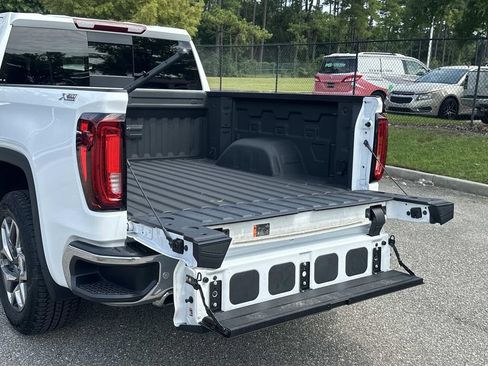 Used 2025 GMC Sierra 1500 SLT w/ SLT Premium Plus Package AWD/4WD image 6