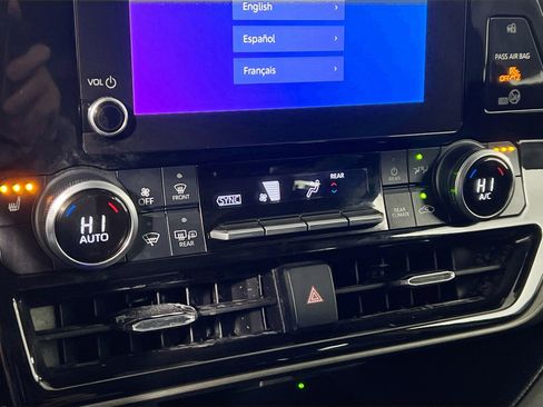Used 2024 Toyota Highlander XLE image 27