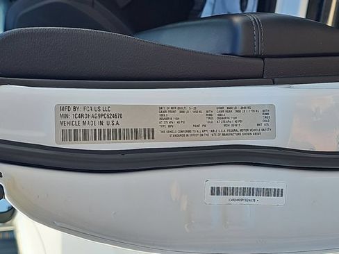 Used 2023 Dodge Durango SXT RWD image 39