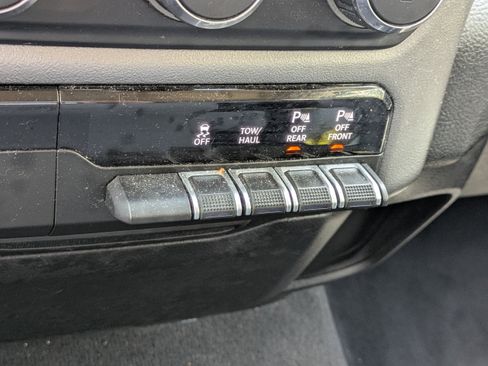 Used 2019 RAM 1500 Big Horn RWD image 27