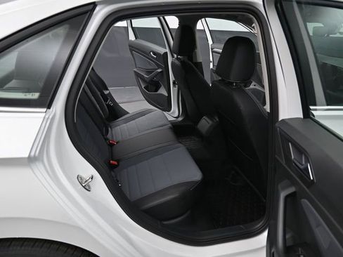 New 2026 Volkswagen Jetta SE FWD image 13