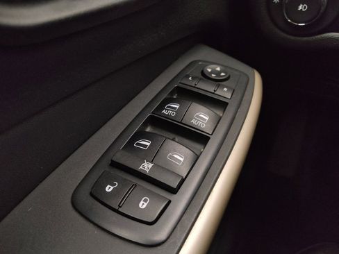 Used 2018 Jeep Cherokee Limited w/ High Altitude Package image 27