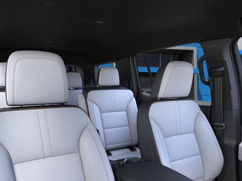 New 2026 Chevrolet Traverse High Country w/ LPO, Floor Liner Package image 24
