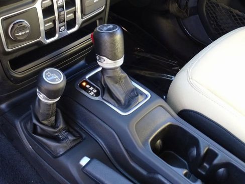 Used 2020 Jeep Wrangler Unlimited Sport image 18