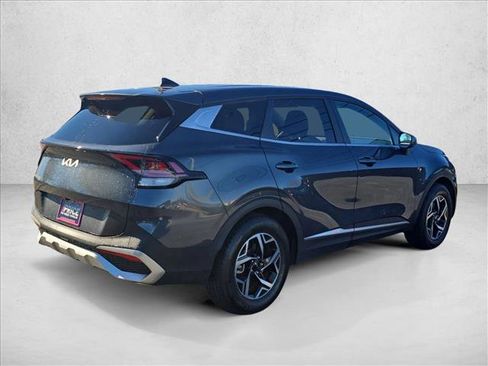 Used 2023 Kia Sportage LX image 5
