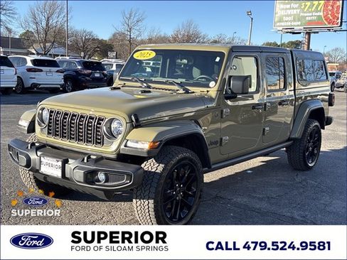 Used 2025 Jeep Gladiator Nighthawk image 8