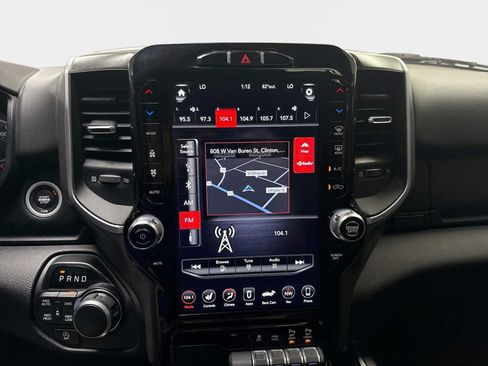 Used 2021 RAM 1500 4x4 Crew Cab image 12