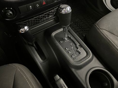 Used 2014 Jeep Wrangler Unlimited Rubicon w/ Connectivity Group image 28