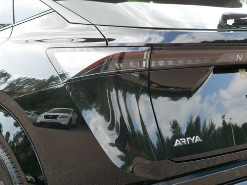 Certified 2023 Nissan Ariya AWD image 17