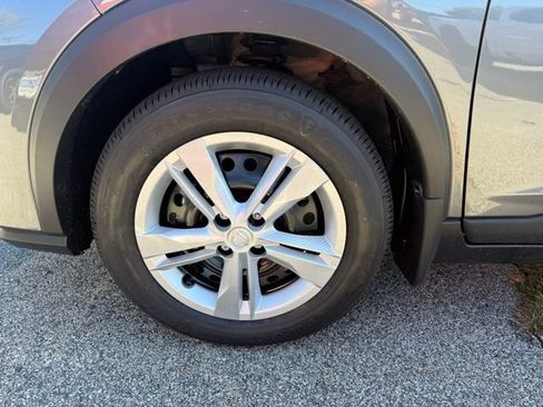 New 2025 Nissan Kicks Play S image 11