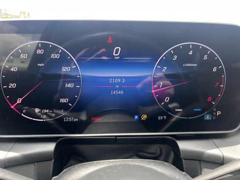 Certified 2025 Mercedes-Benz GLC 300 4MATIC image 41