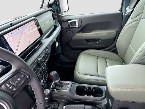 New 2026 Jeep Gladiator Mojave AWD/4WD image 25