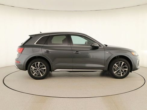 Used 2023 Audi Q5 2.0T Premium w/ Convenience Package AWD/4WD image 8