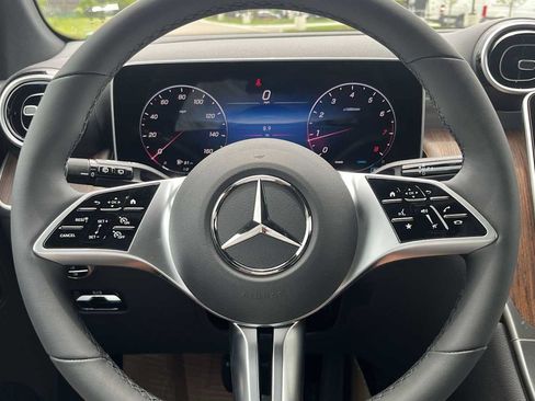 Used 2026 Mercedes-Benz GLC 300 4MATIC image 40