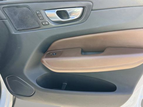 Used 2023 Volvo XC60 B5 Ultimate image 30