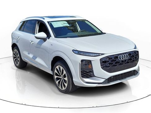 New 2026 Audi Q3 quattro 2.0T image 1