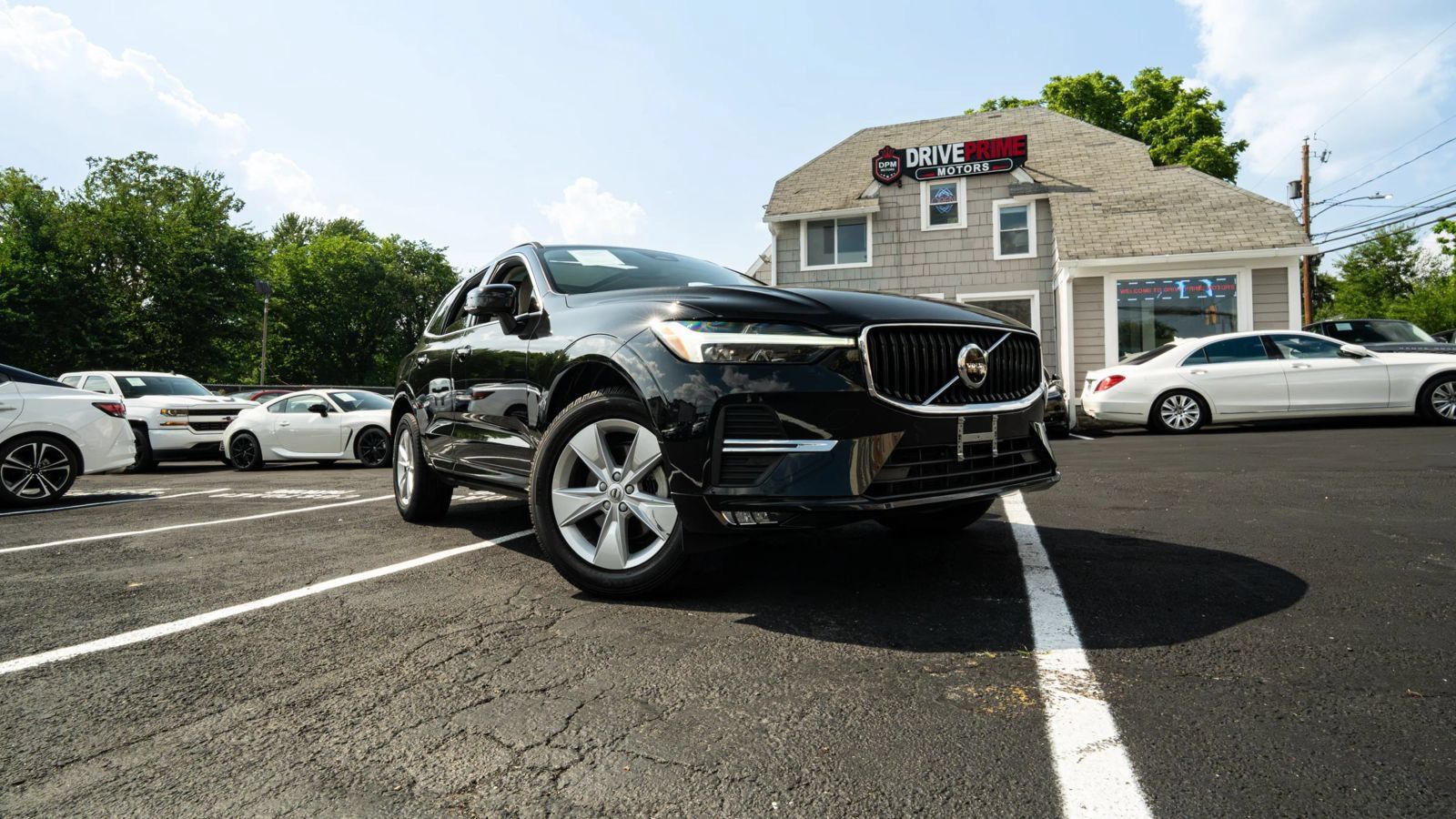 Used 2022 Volvo XC60 B5 Momentum AWD/4WD image 1