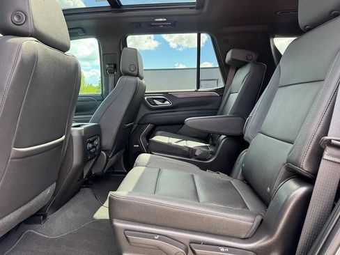 Used 2022 Chevrolet Tahoe LT w/ Luxury Package AWD/4WD image 17