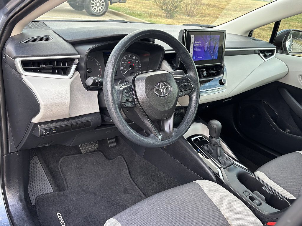 Used 2025 Toyota Corolla LE FWD image 11