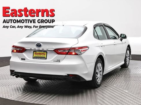 Used 2020 Toyota Camry LE image 5