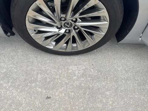 Used 2022 Lexus ES 350 Ultra Luxury w/ Accessory Package 2 FWD image 5
