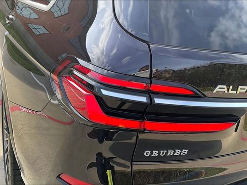 Used 2024 BMW ALPINA XB7 image 41