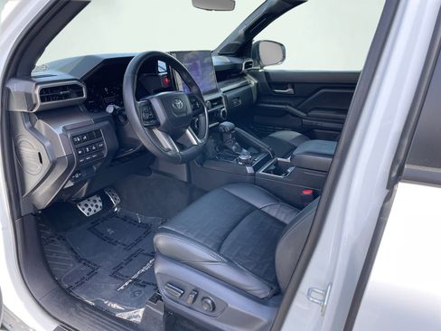 Certified 2024 Toyota Tacoma TRD Sport w/ TRD Sport Premium Package AWD/4WD image 9