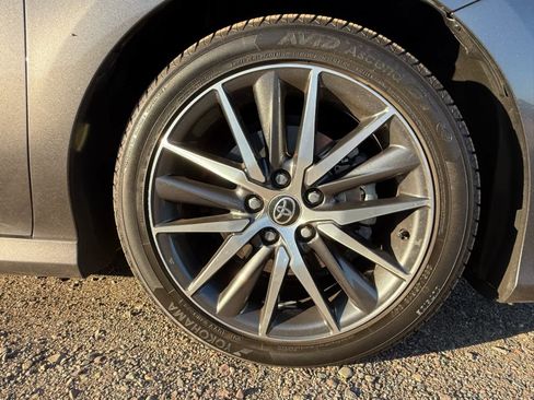 Used 2022 Toyota Camry XLE image 6