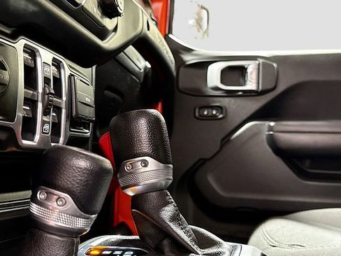 Used 2018 Jeep Wrangler Unlimited Sport S image 18