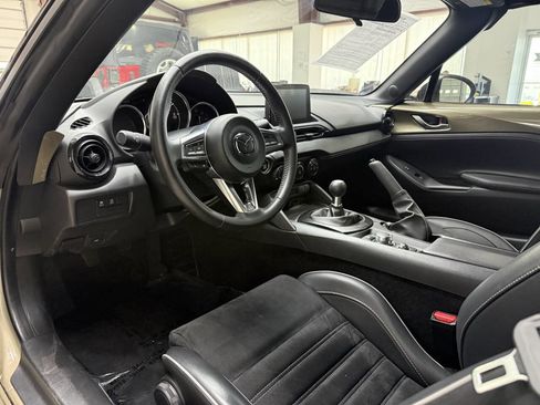 Used 2023 MAZDA MX-5 Miata Club w/ Brembo/BBS Recaro Package RWD image 15