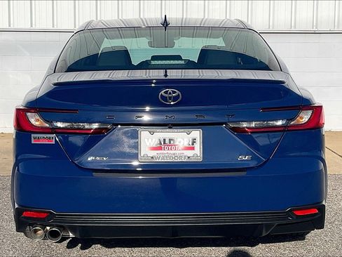 Used 2026 Toyota Camry SE image 5