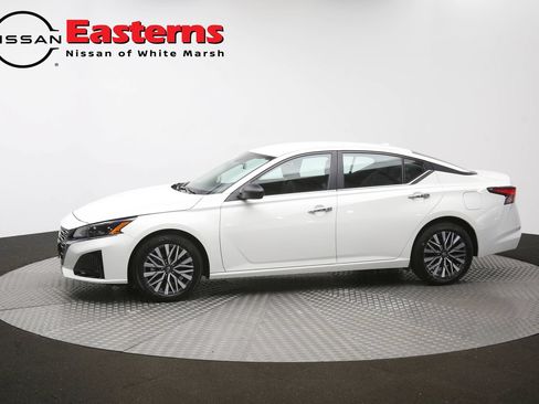 Used 2025 Nissan Altima 2.5 SV FWD image 57