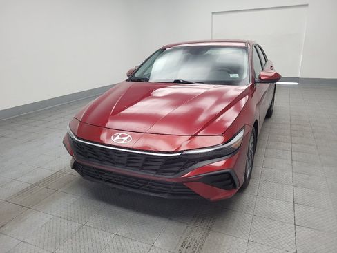 Used 2024 Hyundai Elantra SEL FWD image 15