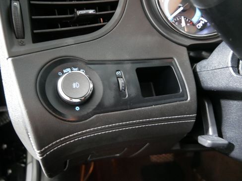 Used 2011 Buick LaCrosse CXL AWD/4WD image 26