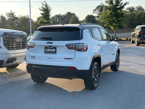 Used 2025 Jeep Compass Trailhawk AWD/4WD image 10