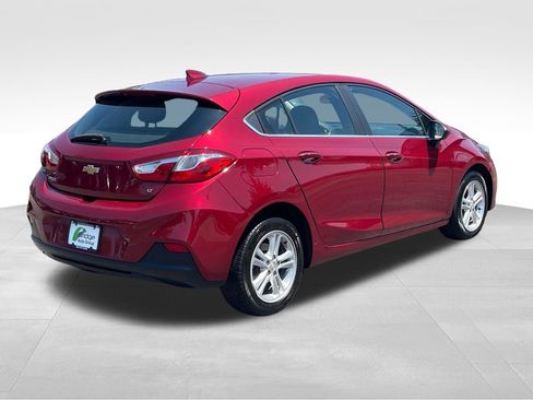 Used 2018 Chevrolet Cruze LT w/ Convenience Package FWD image 8