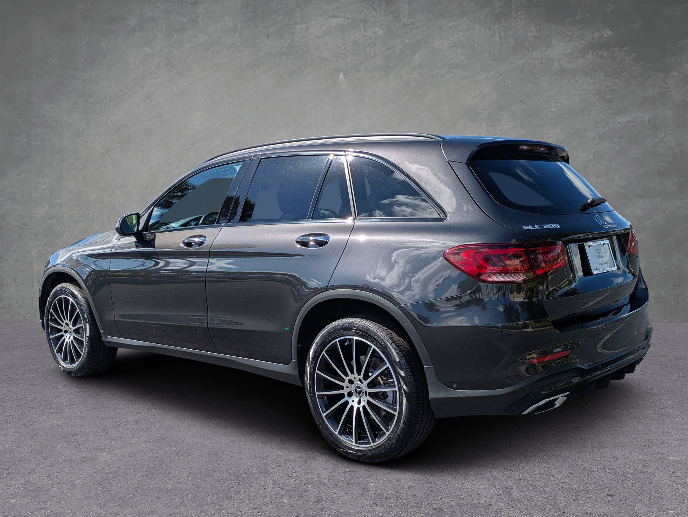 Used 2022 Mercedes-Benz GLC 300 image 2