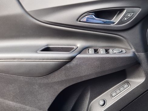 Used 2020 Chevrolet Equinox Premier image 24