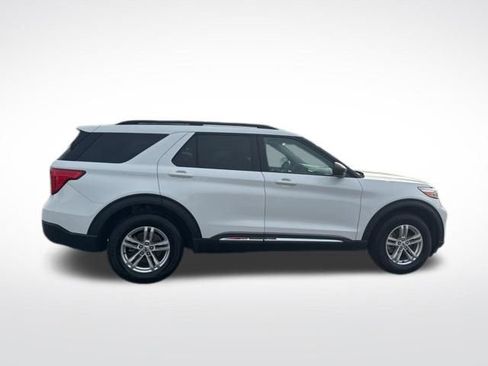 Used 2023 Ford Explorer XLT image 6